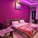 Goroomgo Kashi Inn Raj Ghat Varanasi Near Ganga Rajghat - Kashi Railway Station 500 - Kashi Vishwanath Temple - Hotel-At-Prime-Location Spacious-Room With-Wi-Fi & Parking Availability,